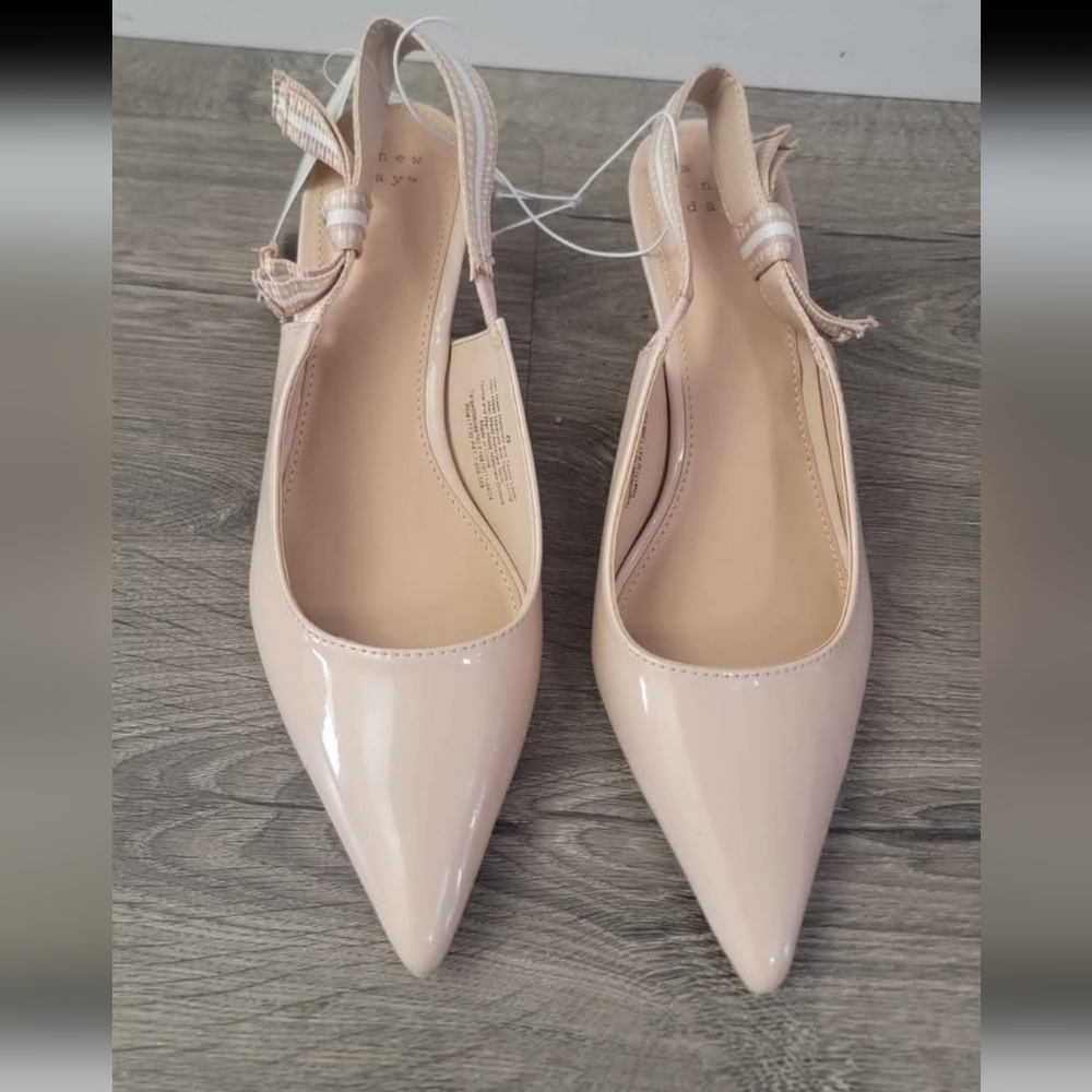 Women's slingback kitten heels Size 8 NWT - Picture 2 of 6
